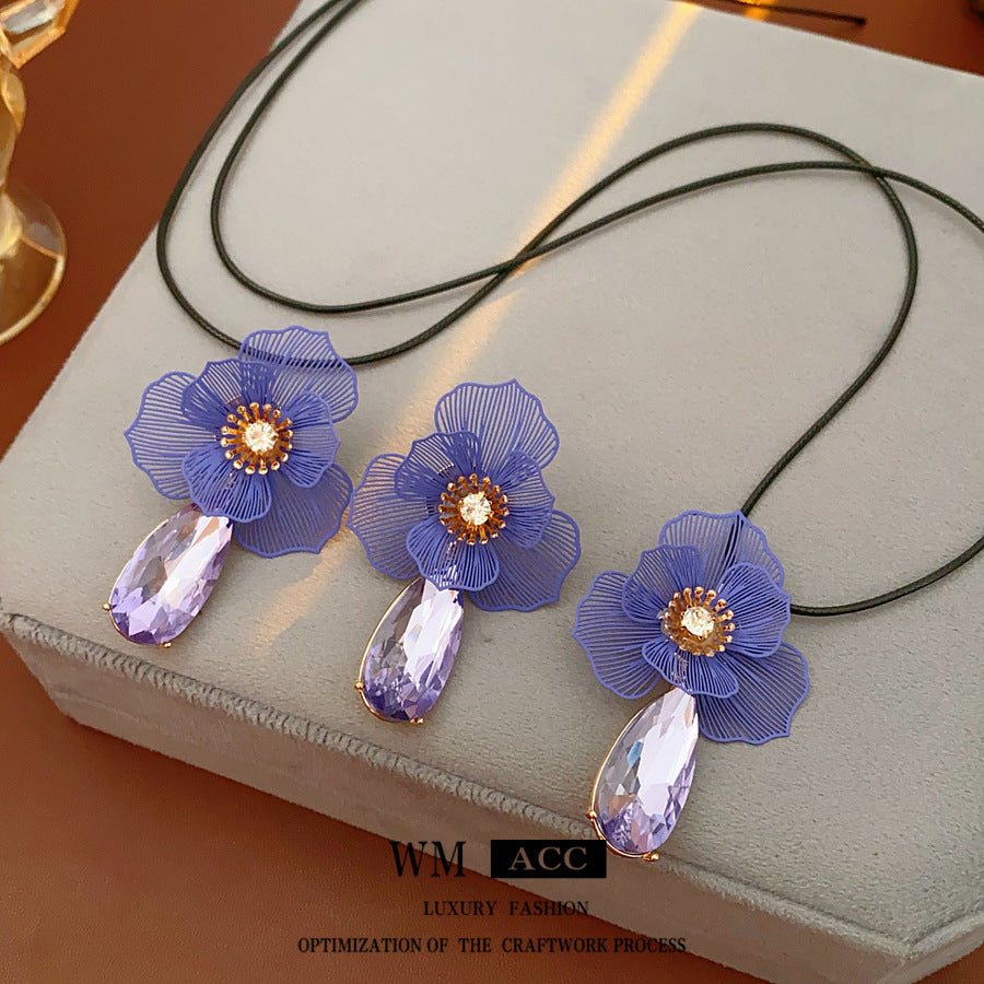 花朵鑲鑽項鍊耳環組－商品主圖｜https://igowo.tw/