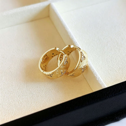 金色鋯石微鑲簡約耳環－商品主圖｜https://igowo.tw/