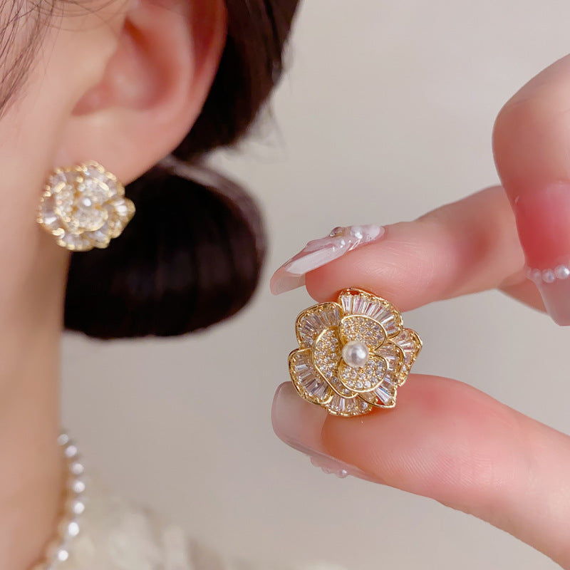 鋯石花朵耳釘－第二視角實拍｜https://igowo.tw/