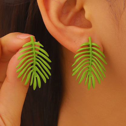 樹葉不規則誇張耳釘－細節特寫17｜https://igowo.tw/
