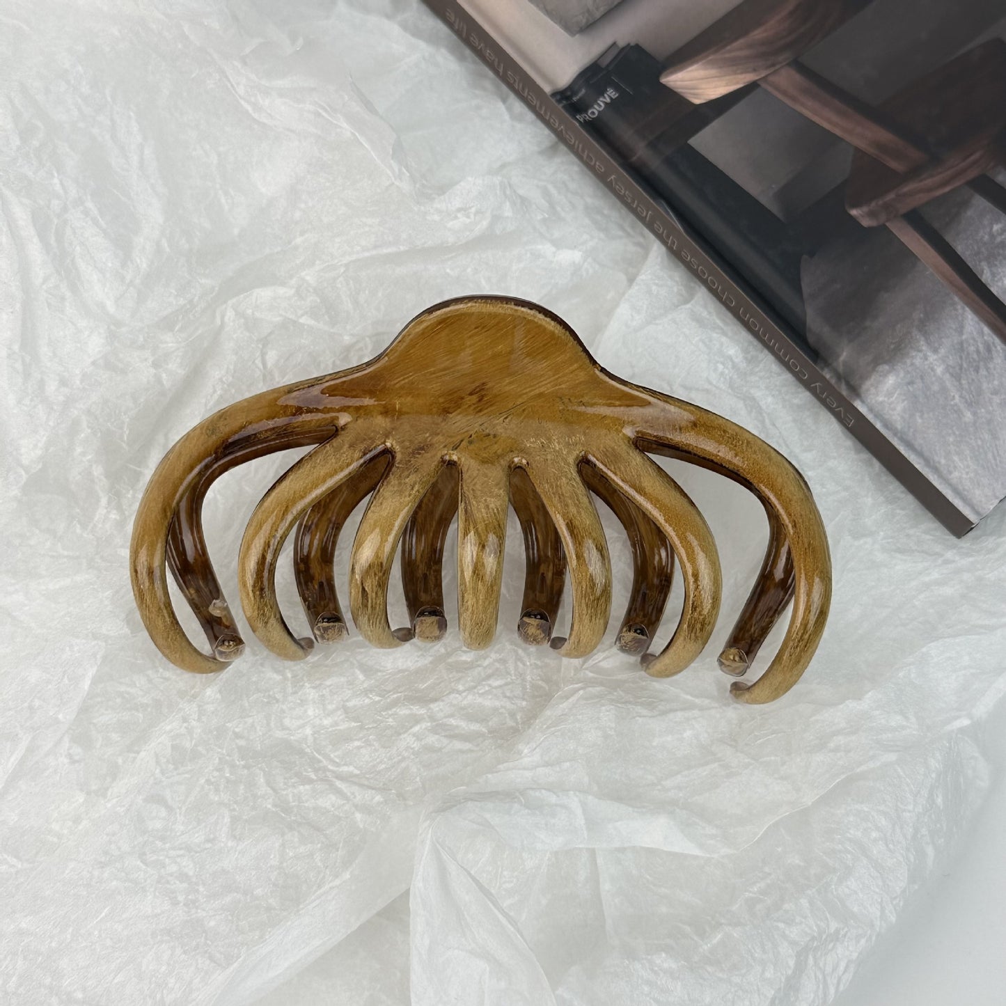 棕色簡約鯊魚夾