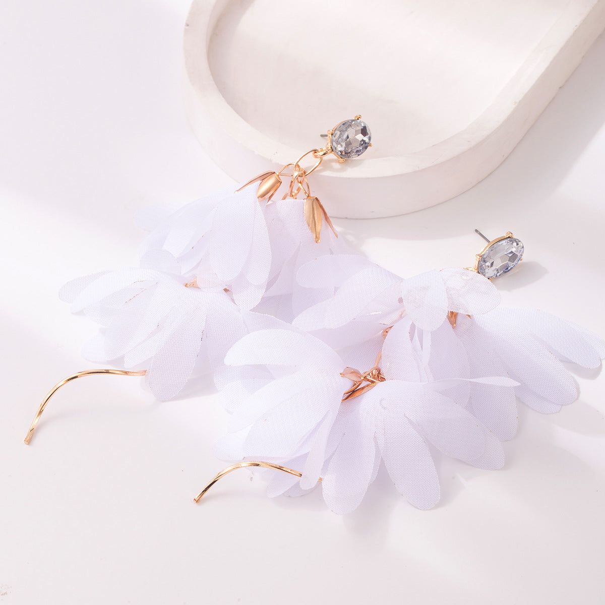 花朵流蘇鑲鑽耳環－黑色款細節4｜https://igowo.tw/