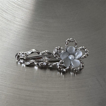 銀色金屬蝴蝶髮夾