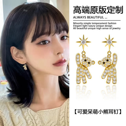 鋯石銀針星星小熊耳墜－商品主圖｜https://igowo.tw/