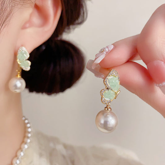 水晶珍珠蝴蝶簡約耳墜－商品主圖｜https://igowo.tw/