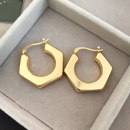 金色金屬簡約耳環－細節特寫50｜https://igowo.tw/