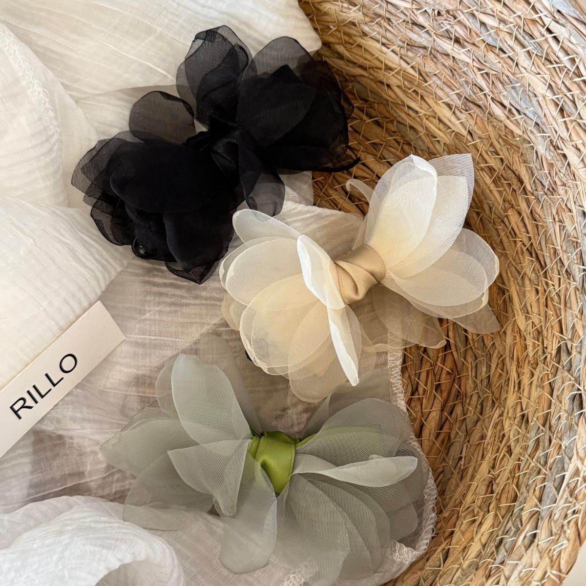 網紗蝴蝶結花朵髮夾－細節特寫1｜https://igowo.tw/