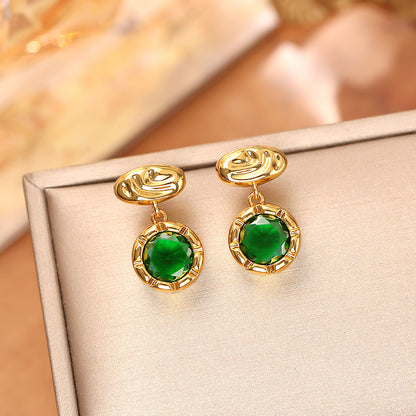 紅色鋯石耳墜－細節特寫1｜https://igowo.tw/