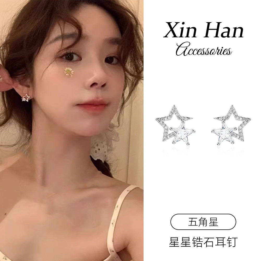 鋯石銀針星星小巧耳釘－商品主圖｜https://igowo.tw/