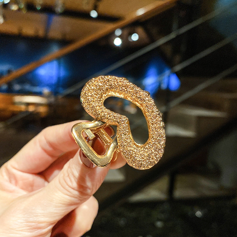 金屬簡約鯊魚夾－中號橢圓款細節5｜https://igowo.tw/