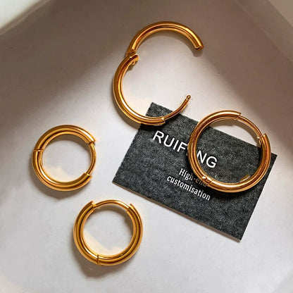 金色素圈電鍍簡約耳環－銀中號（高品質）款細節｜https://igowo.tw/