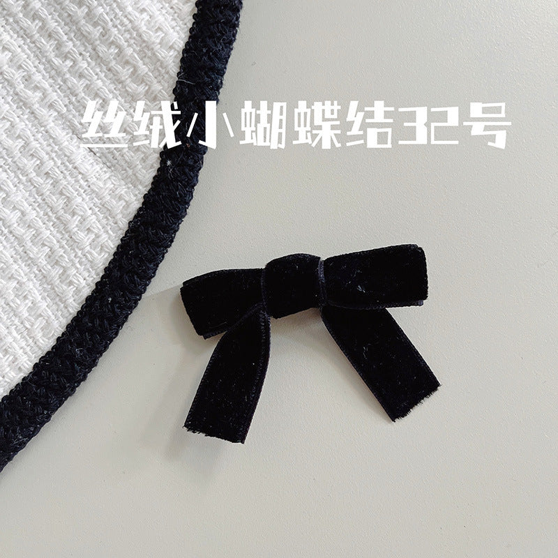 珍珠花朵髮夾－黑色系-愛心貓咪款細節｜https://igowo.tw/