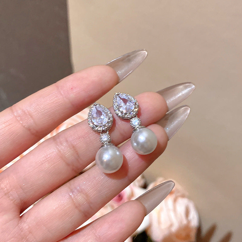 珍珠鋯石水滴耳環－商品主圖｜https://igowo.tw/
