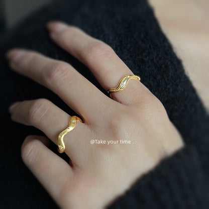 金色鋯石星星微鑲戒指－第二視角實拍｜https://igowo.tw/