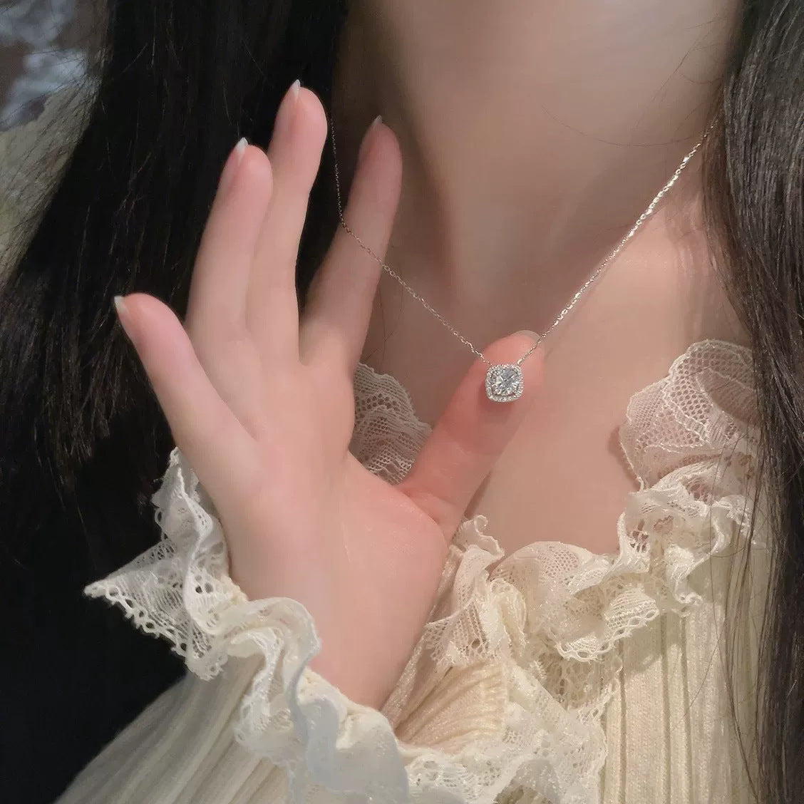 鋯石鈦鋼方形墜飾項鍊