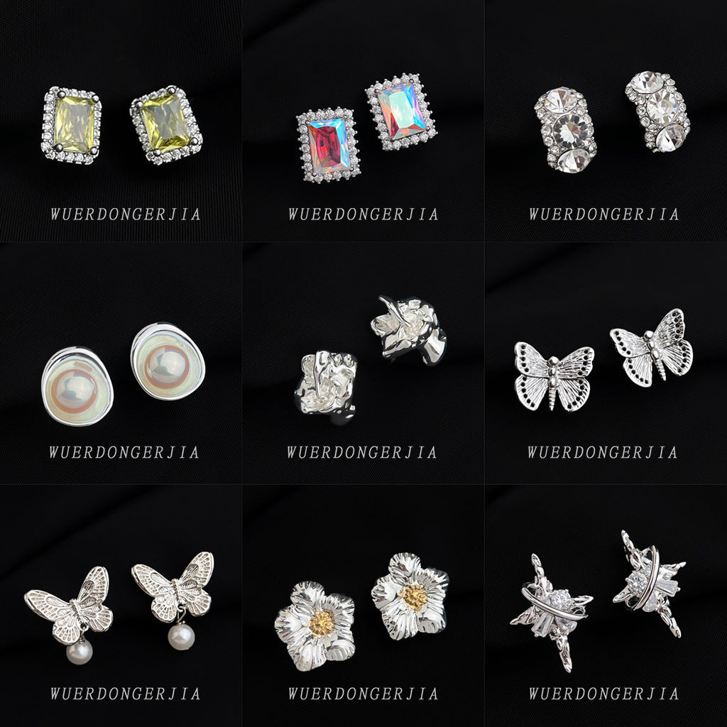 金色簡約耳夾－商品主圖｜https://igowo.tw/