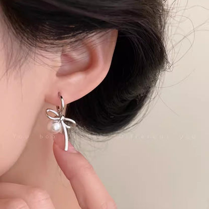 S925珍珠蝴蝶結耳扣－商品主圖｜https://igowo.tw/