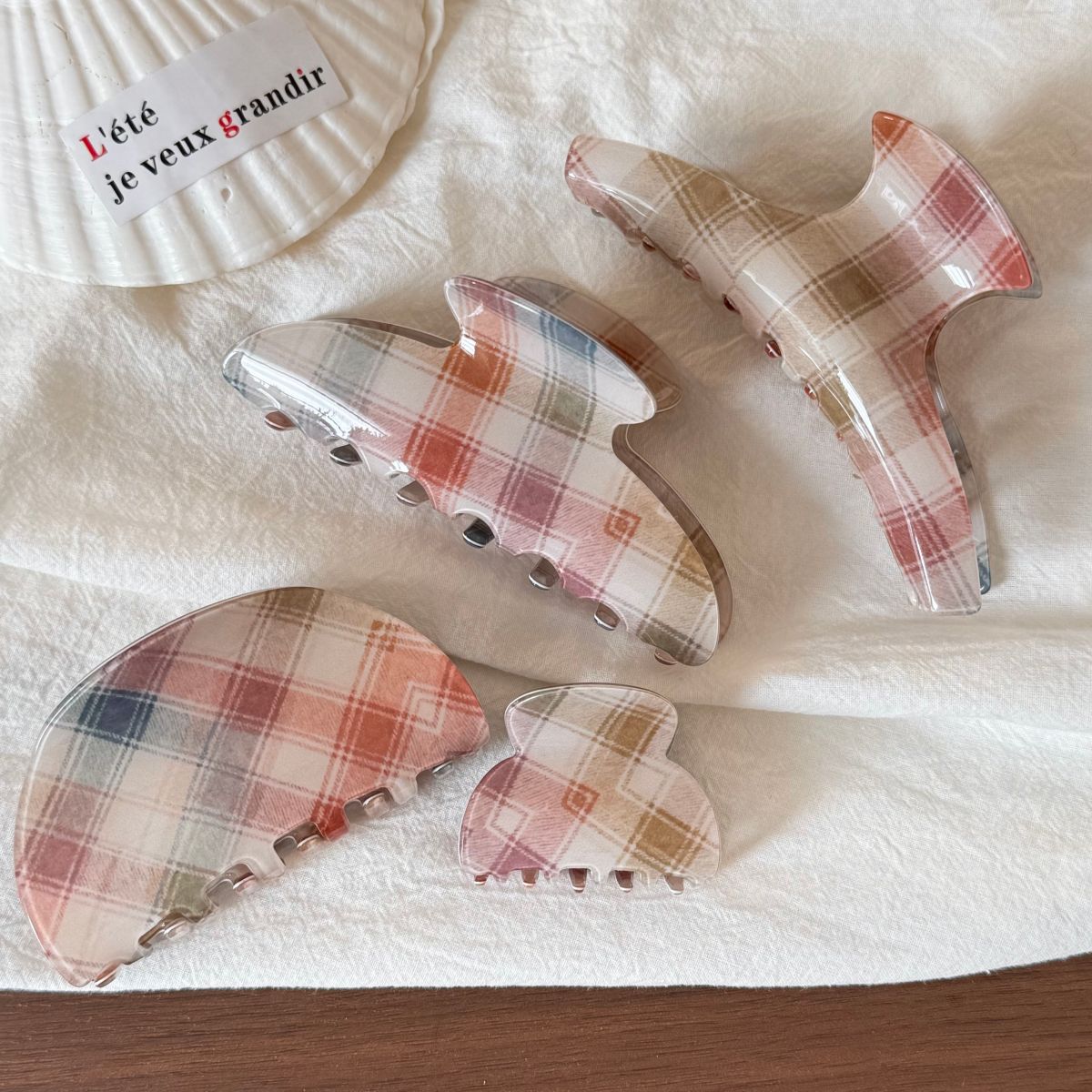 醋酸板材格紋鯊魚夾－商品主圖｜https://igowo.tw/