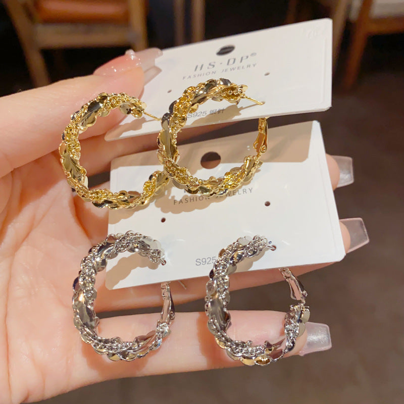金屬圓圈纏繞耳環－商品主圖｜https://igowo.tw/