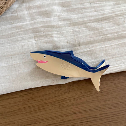 醋酸板材鯊魚夾－淺藍鯊魚款細節｜https://igowo.tw/