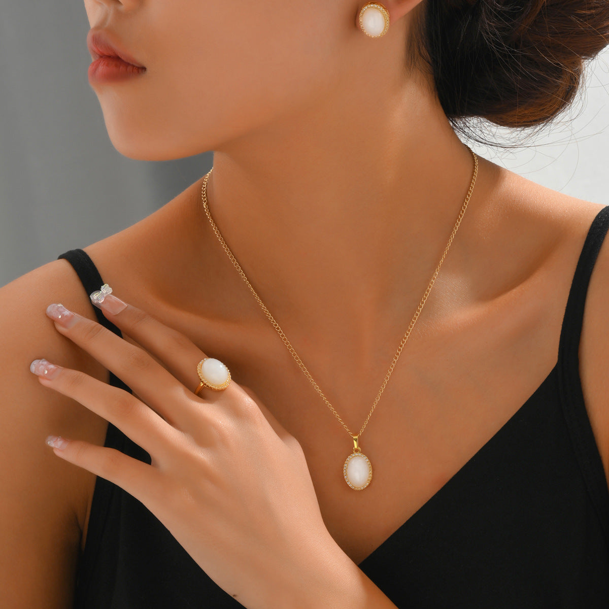 鋯石簡約項鍊耳環組－商品主圖｜https://igowo.tw/