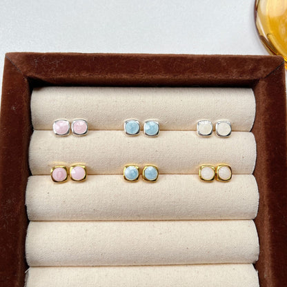 繽紛樹脂圓形簡約耳釘－第二視角實拍｜https://igowo.tw/