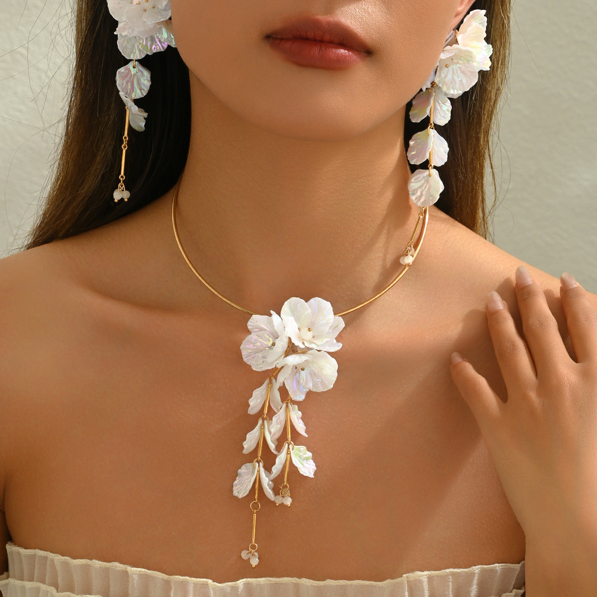 花朵項鍊耳環組－商品主圖｜https://igowo.tw/