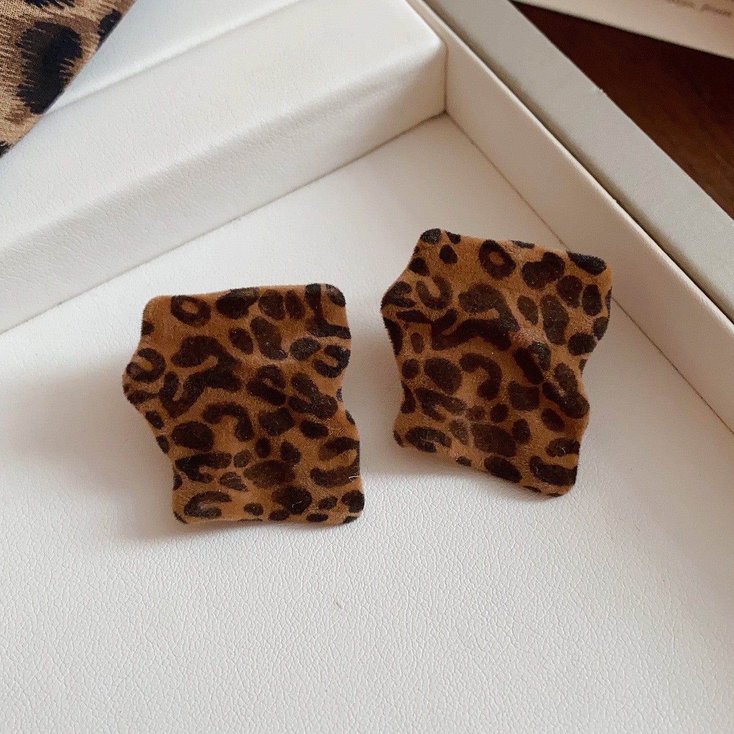 銀針皮革豹紋幾何耳環復古美拉德氣質高級感耳釘時尚日常通勤耳飾