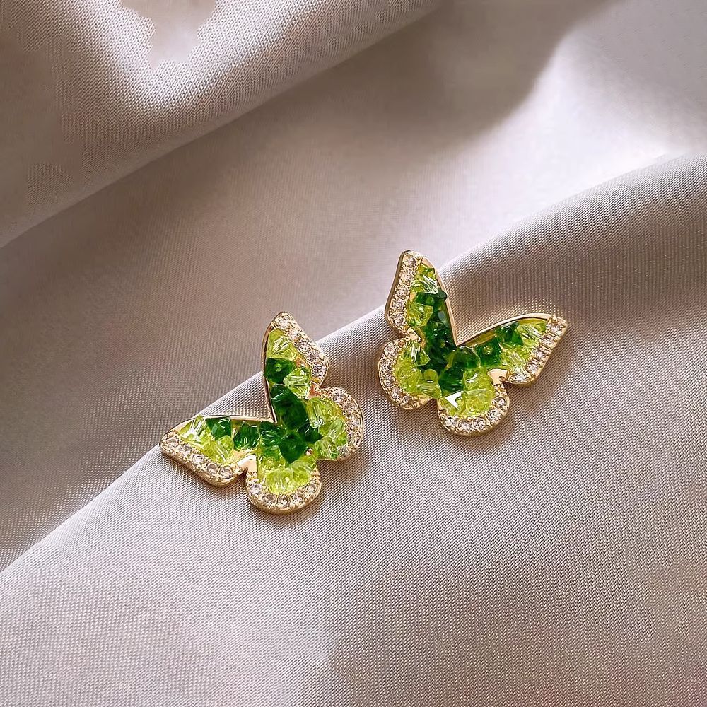 金色珍珠蝴蝶電鍍耳環－細節特寫15｜https://igowo.tw/