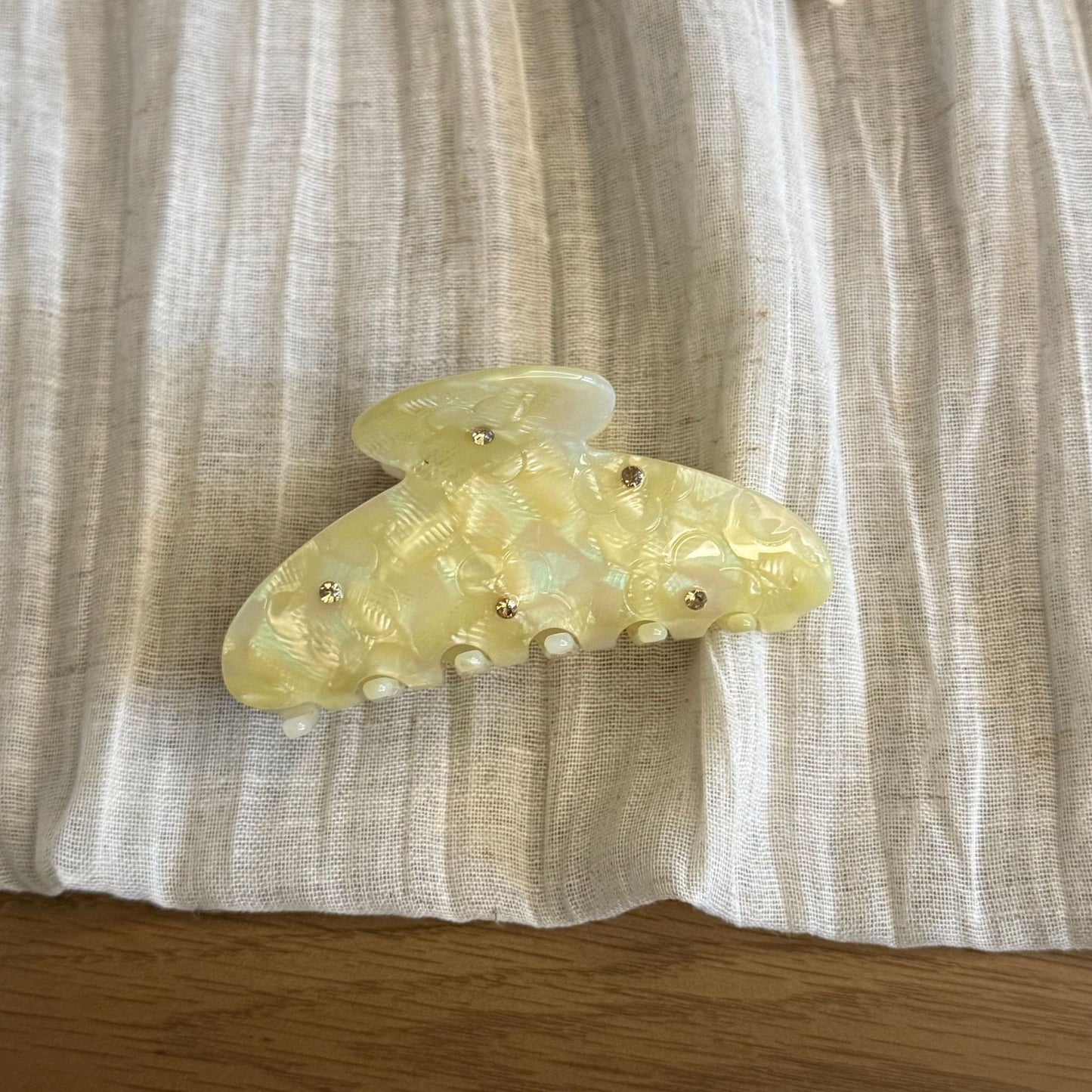 鑲鑽精雕鯊魚夾