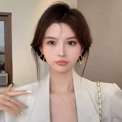 金屬復古耳釘－細節特寫2｜https://igowo.tw/