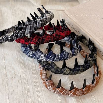 布面格紋纏繞髮箍－紅色格紋款細節｜https://igowo.tw/