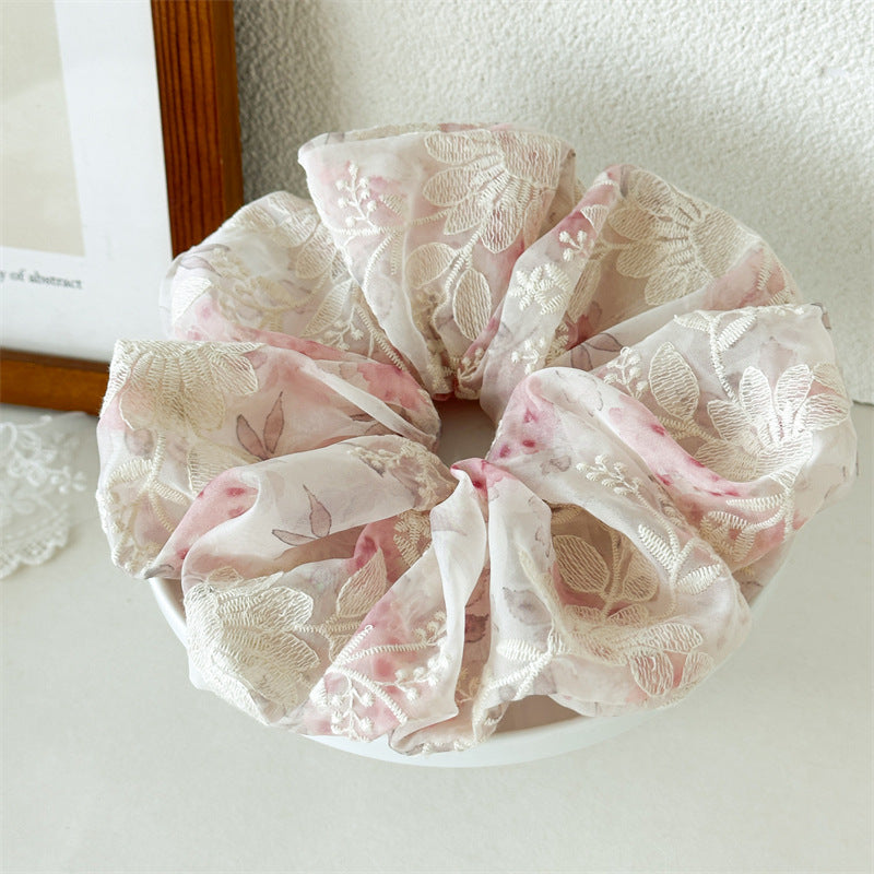 大腸圈花朵刺繡髮圈－粉色妖姬款實拍｜https://igowo.tw/