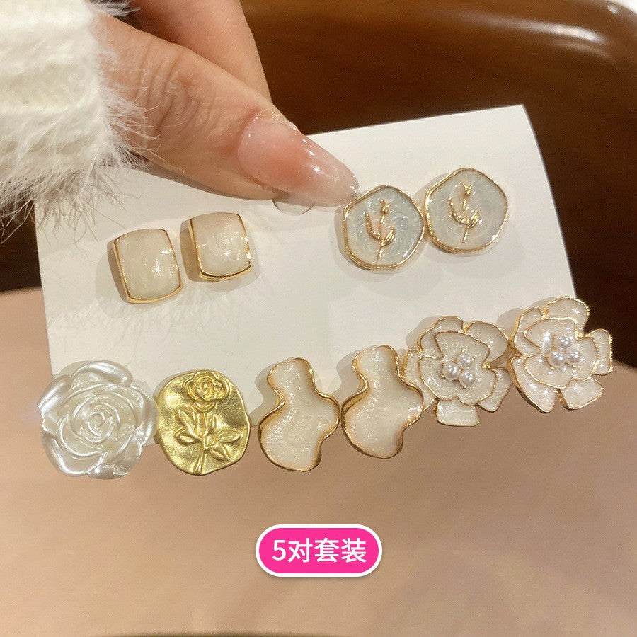 琺瑯簡約耳釘套組－細節特寫23｜https://igowo.tw/