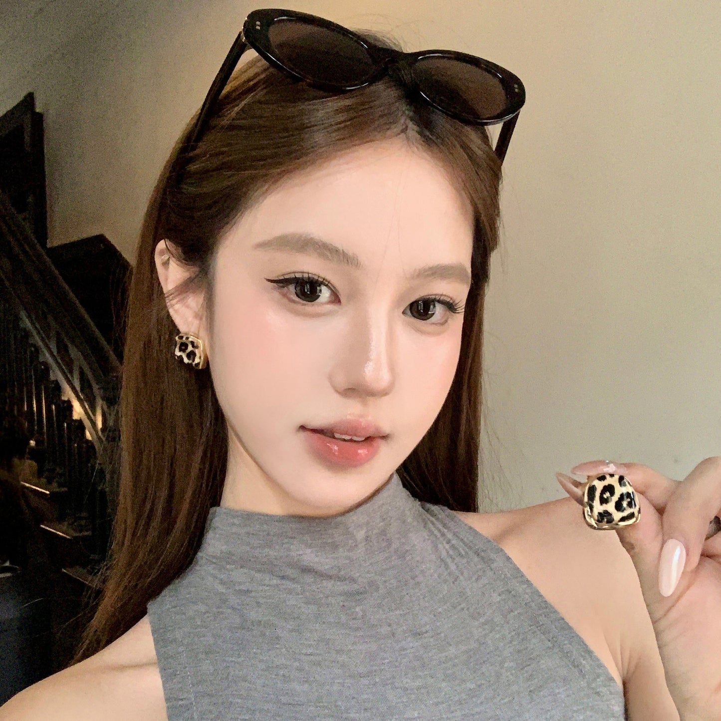 金色豹紋方形誇張耳環