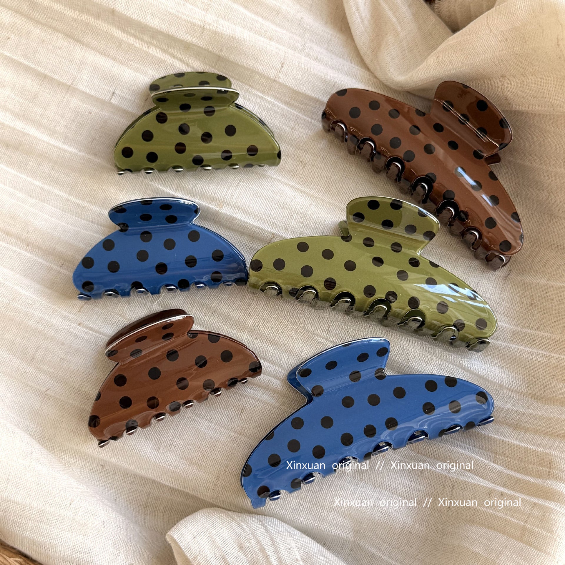 醋酸板材波點鯊魚夾－商品主圖｜https://igowo.tw/