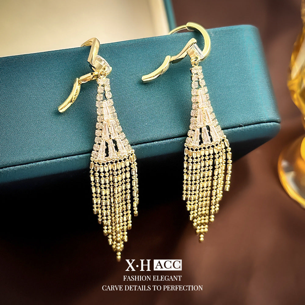 金色鋯石水滴流蘇耳扣－商品主圖｜https://igowo.tw/