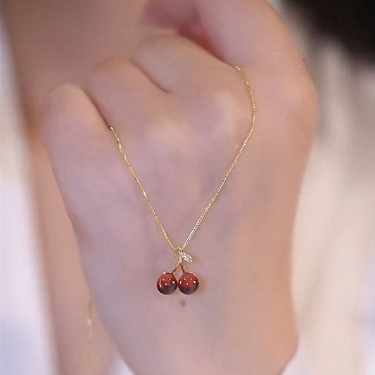 紅色櫻桃墜飾項鍊－商品主圖｜https://igowo.tw/