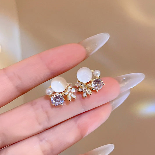 珍珠花朵微鑲耳環－商品主圖｜https://igowo.tw/
