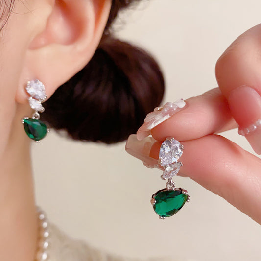 S925鋯石水滴耳墜－商品主圖｜https://igowo.tw/