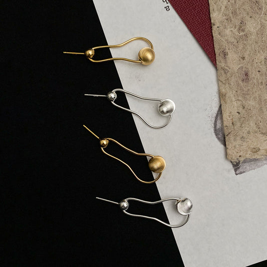 貓眼石圓珠拉絲耳釘－商品主圖｜https://igowo.tw/