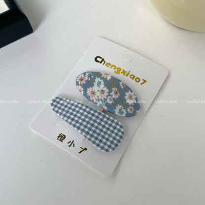藍色碎花刺繡簡約髮夾－愛心蕾絲刺繡款實拍｜https://igowo.tw/
