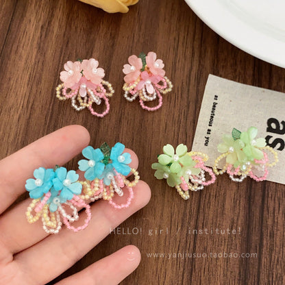 粉色串珠花朵耳環－綠色款細節｜https://igowo.tw/