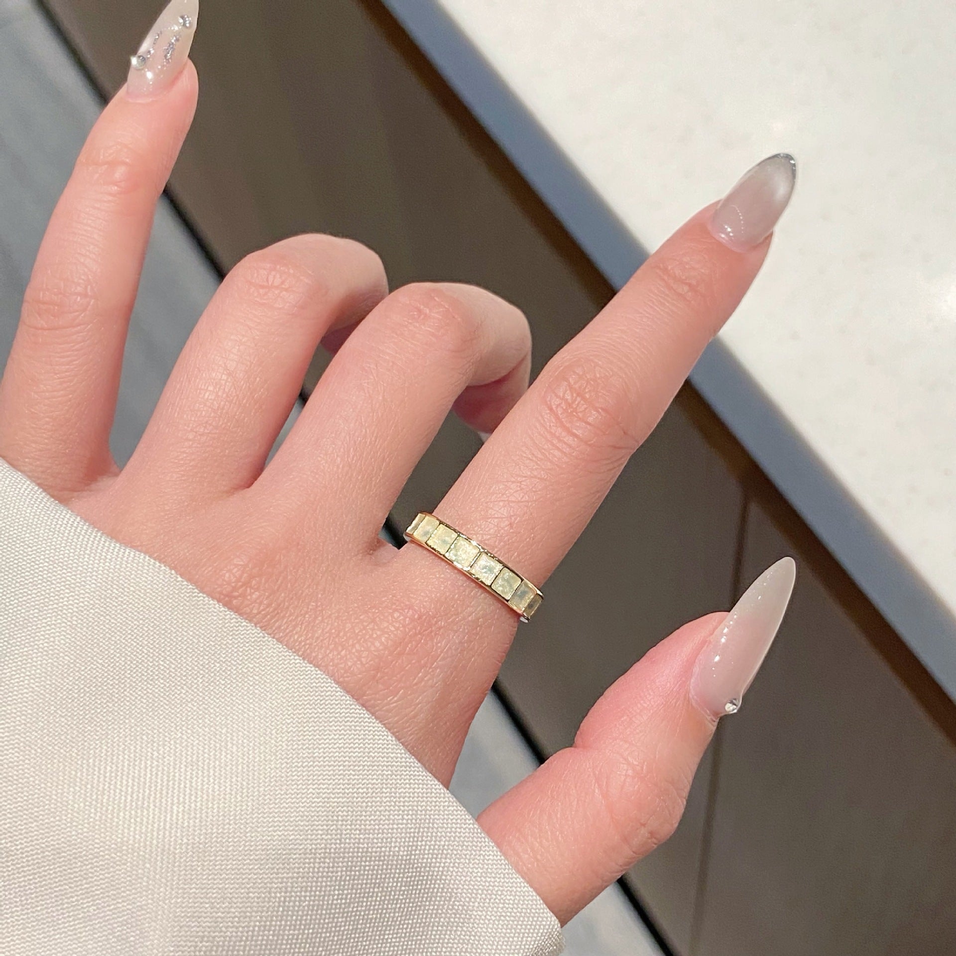 彩色琺瑯可調式戒指－細節特寫1｜https://igowo.tw/