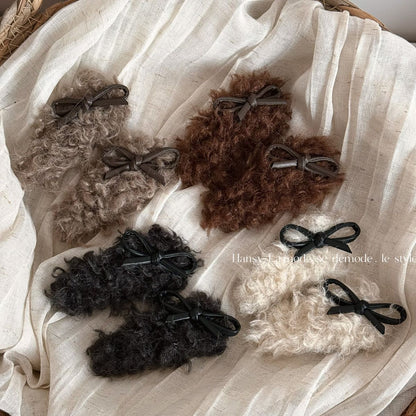 絨面蝴蝶結髮夾－商品主圖｜https://igowo.tw/