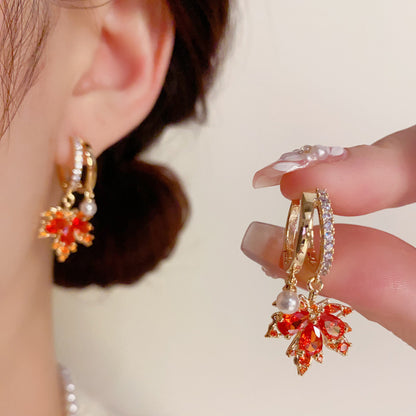 紅色珍珠楓葉耳扣－商品主圖｜https://igowo.tw/