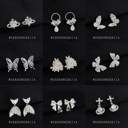 金色鋯石蝴蝶微鑲耳夾－商品主圖｜https://igowo.tw/