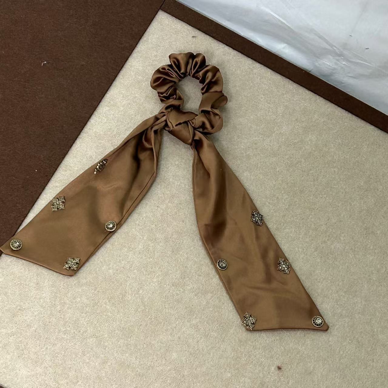 緞帶精雕髮圈