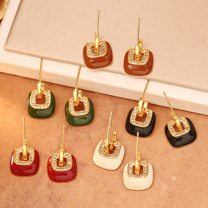紅色鋯石方形微鑲耳環－商品主圖｜https://igowo.tw/