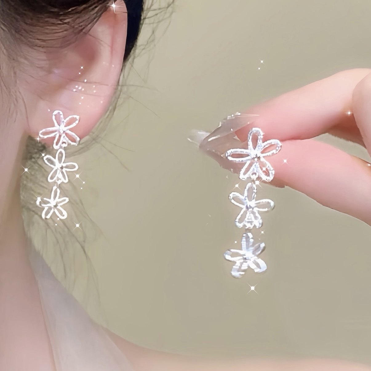 銀色花朵鏤空耳環－商品主圖｜https://igowo.tw/